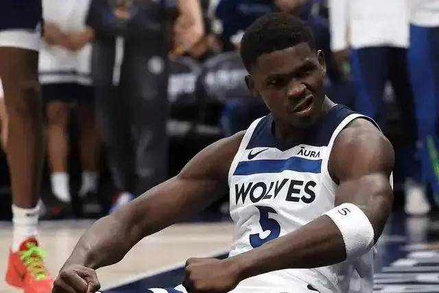 姚明9年NBA赚9339万美元最后剩多少？扣掉各种费用和税款实际到手不到一半令人难以置信